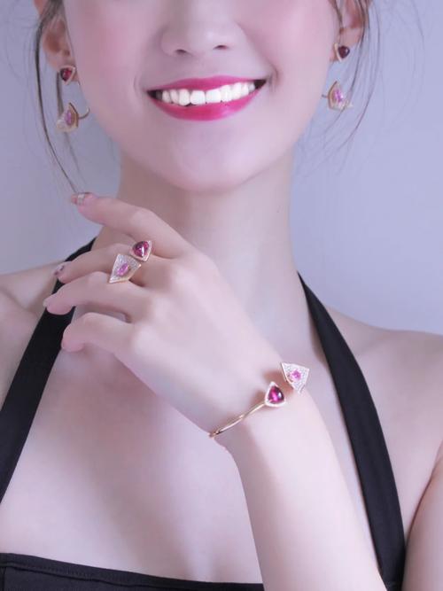 胼手胝足是什么生肖(胼手胝足) 胼手胝足是什么生肖(胼手胝足)