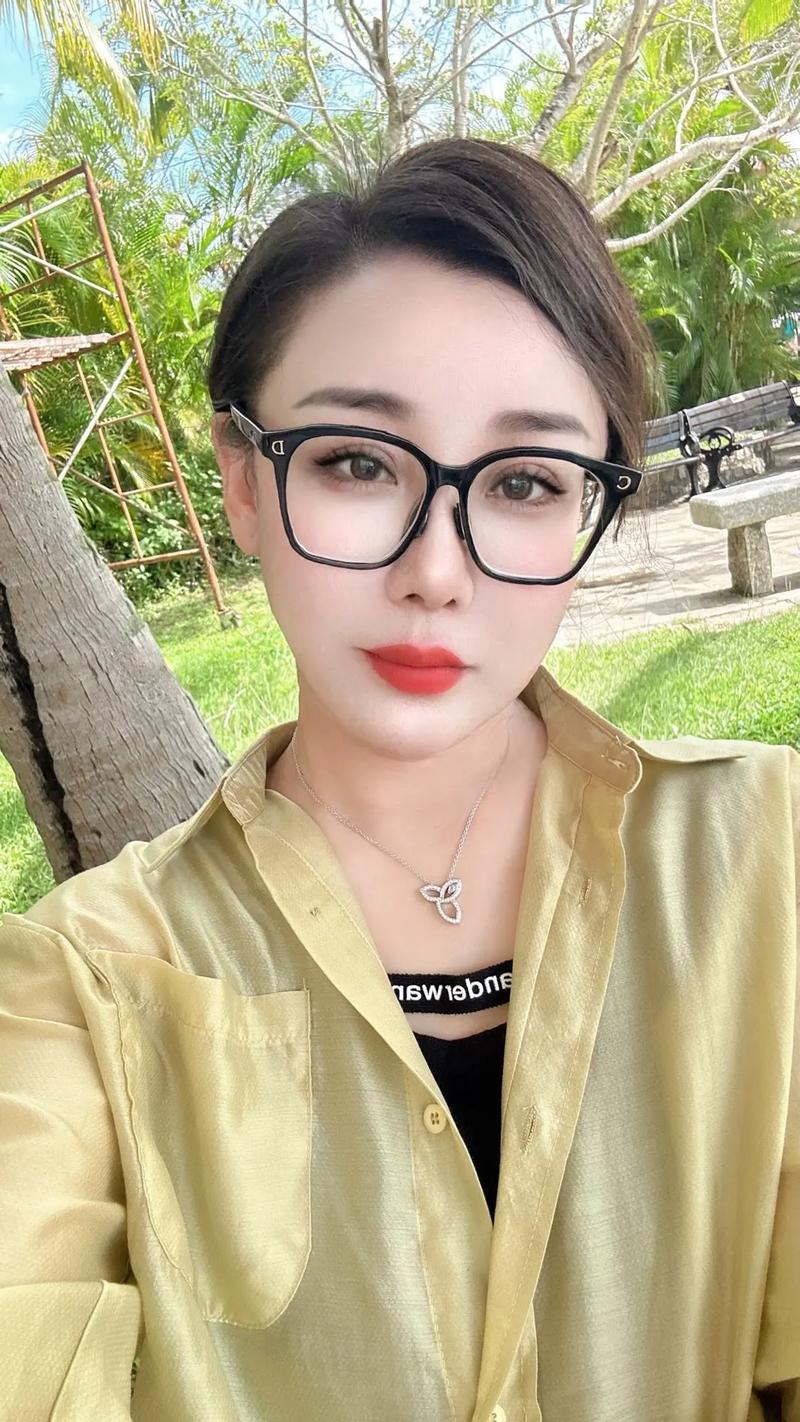 烟嗓女歌手点歌的人(推荐点烟嗓(沙哑)女歌手) 烟嗓女歌手点歌的人(推荐点烟嗓(沙哑)女歌手)