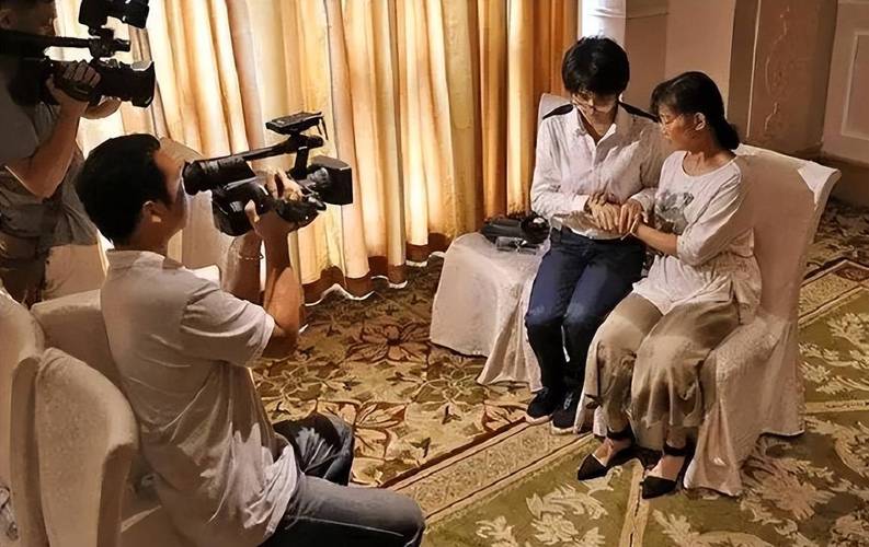 化妆品祛斑补水哪款好点 化妆品祛斑补水哪款好点